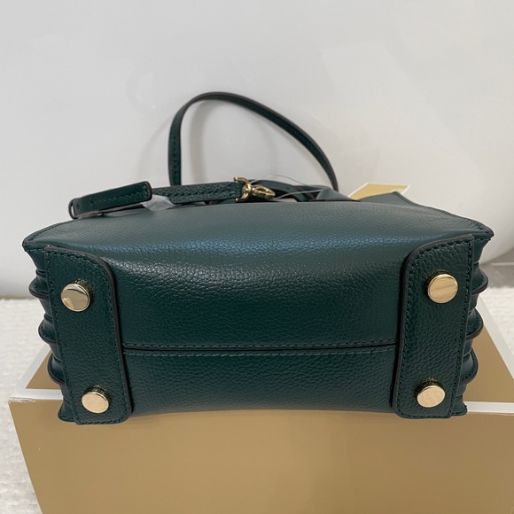 New MICHAEL KORS MERCERDK ATLANTIC
MD ACRDION MESSENGER LEATHER - Picture 9 of 12